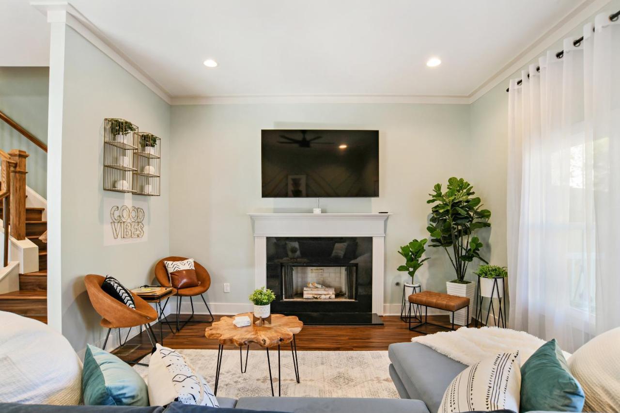 Sun Lit Modern Home With Good Vibes And Lots Of Coffee - Designedbydom Атланта Екстериор снимка